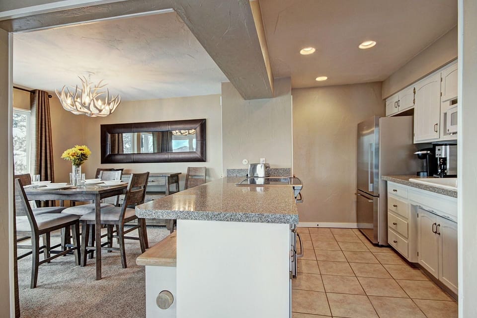 Kitchen & dining area Kitchen & dining area 