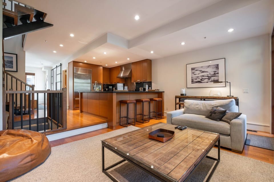 Property #16: Open floor plan