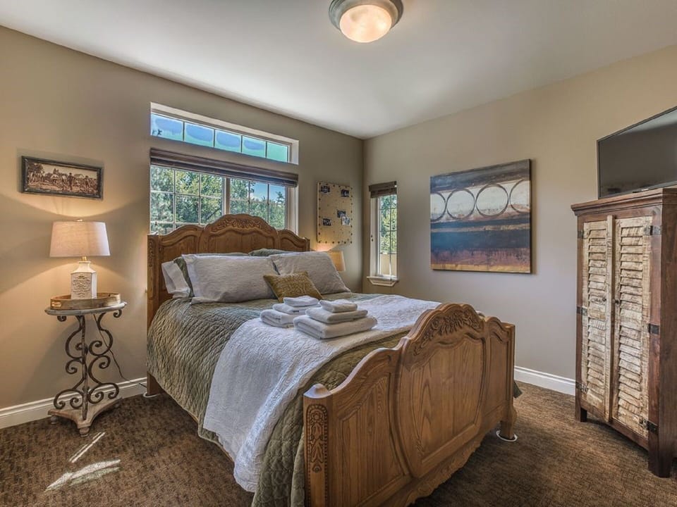 Second bedroom 