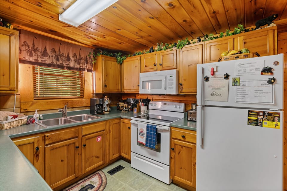 Indoors, Appliance, Refrigerator, Microwave, Oven