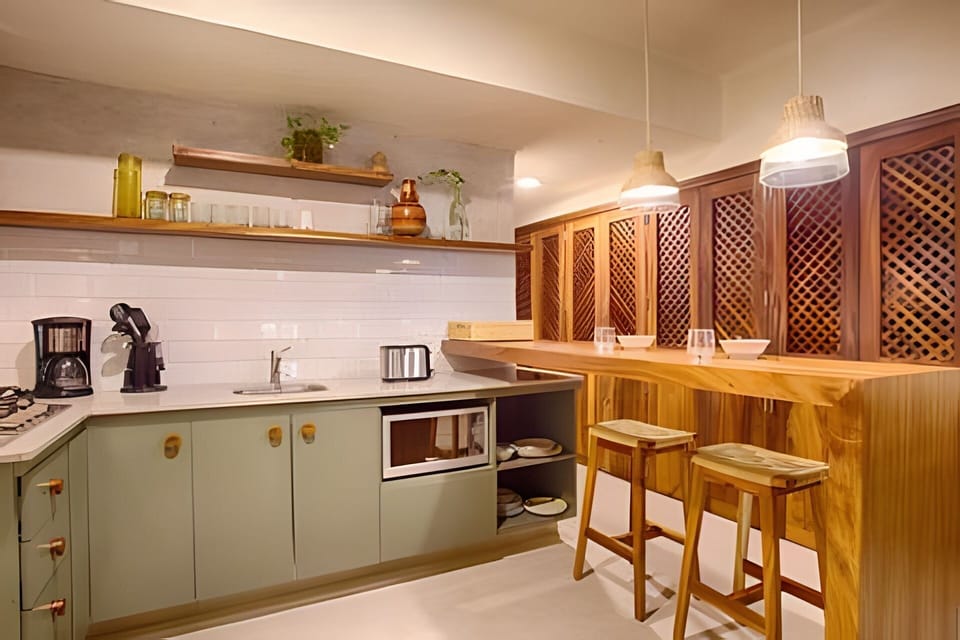 On site,Off site,Seating area,Coffee / tea facilities,Dining area