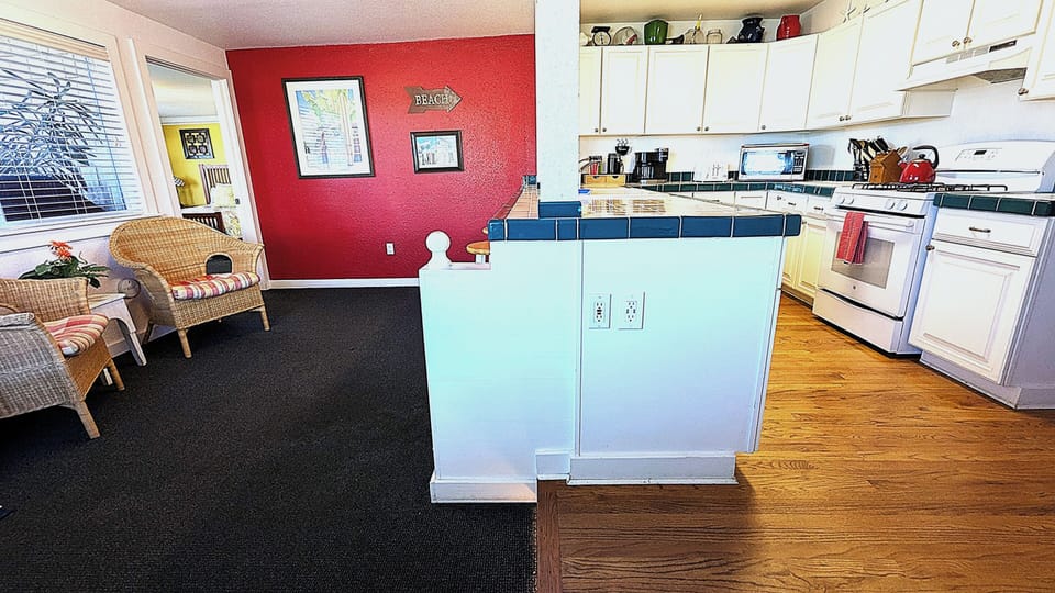 Kitchen & Kitchen Nook