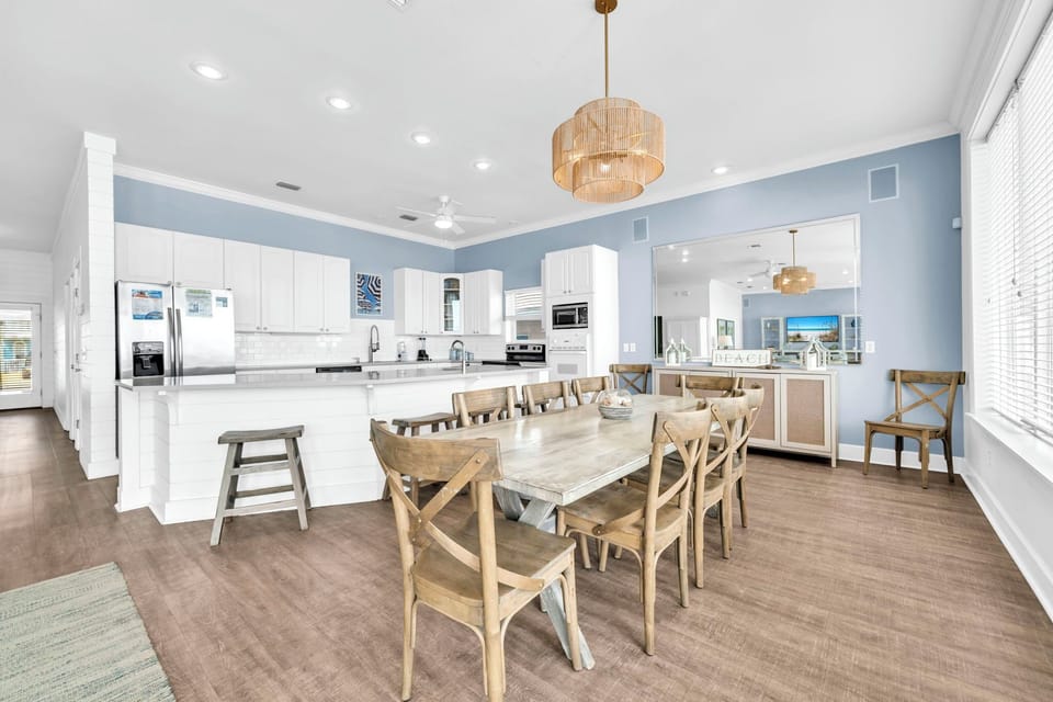 Dining room to kitchen view
