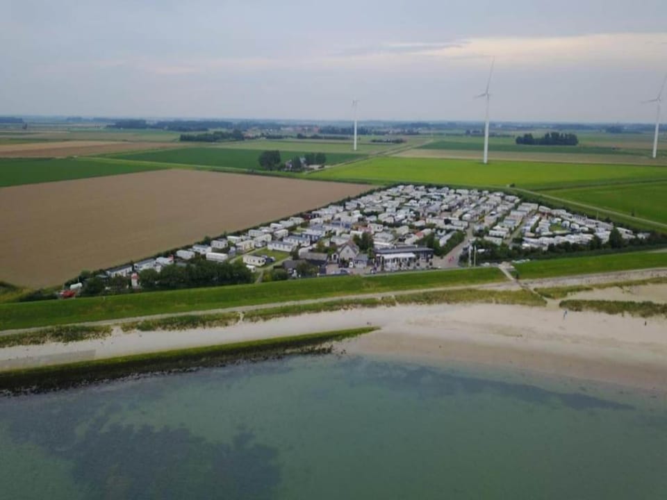 Region [summer] (>5 km)