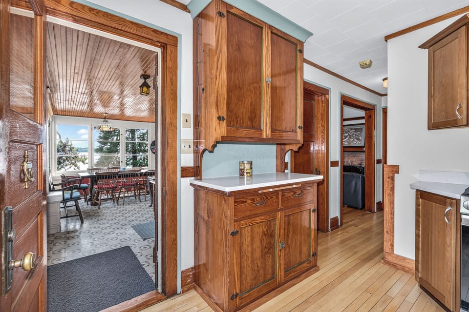 Spacious area to make entertaining a breeze.
