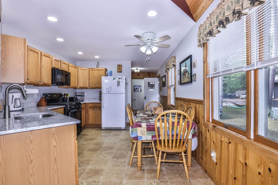 open kitchen/dining space