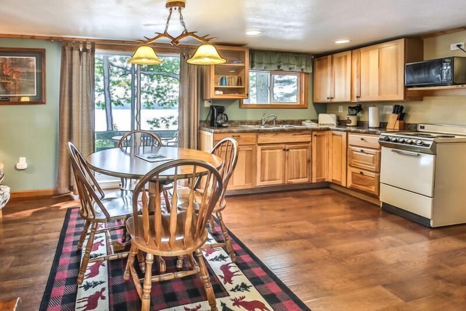Spacious open concept kitchen/dining area