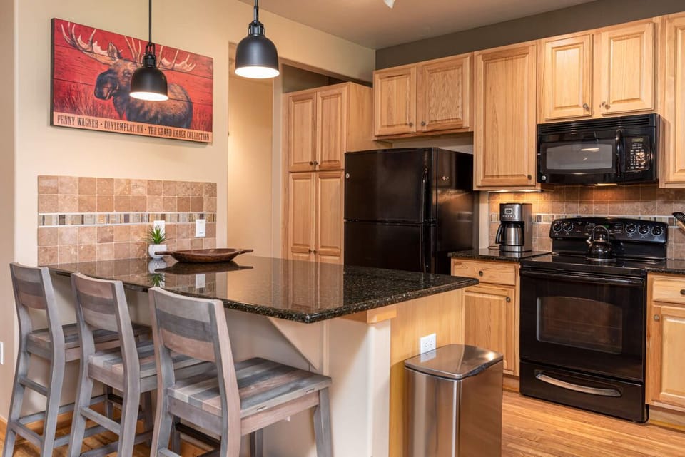 Seating for three at the breakfast bar