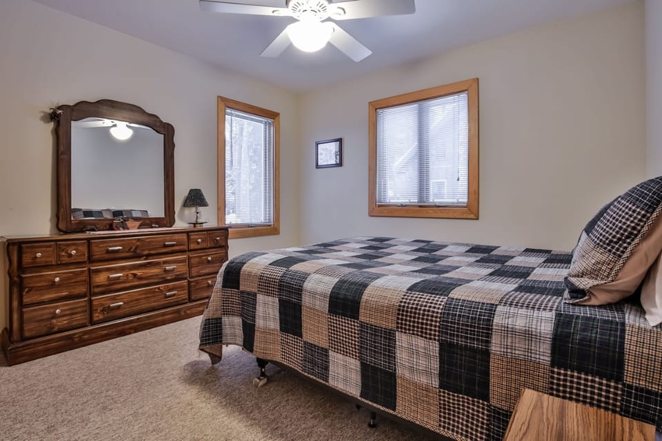 Spacious main level bedroom w/ a queen