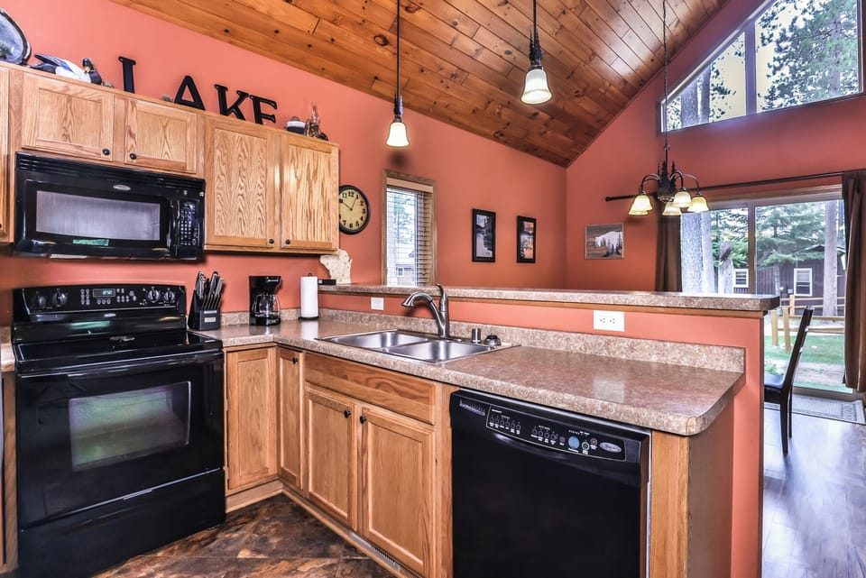 Big beautiful counter tops w/ plenty of room for meal prepping