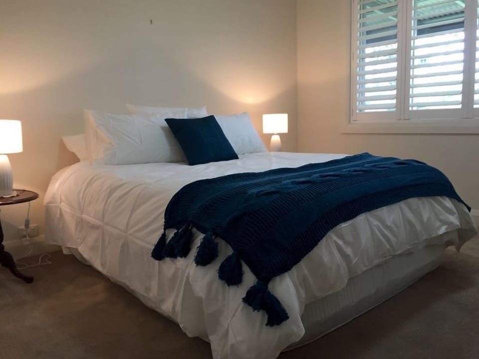Bedroom 3 - with only Queen bed (additional single bed optional)