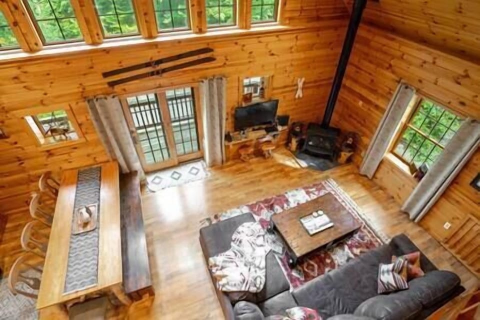 Soaring ceilings with lots of natural light!