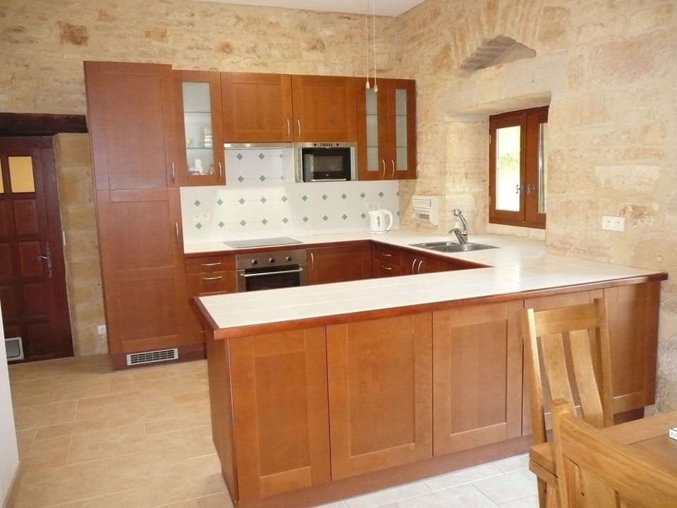 the fully fitted kitchen