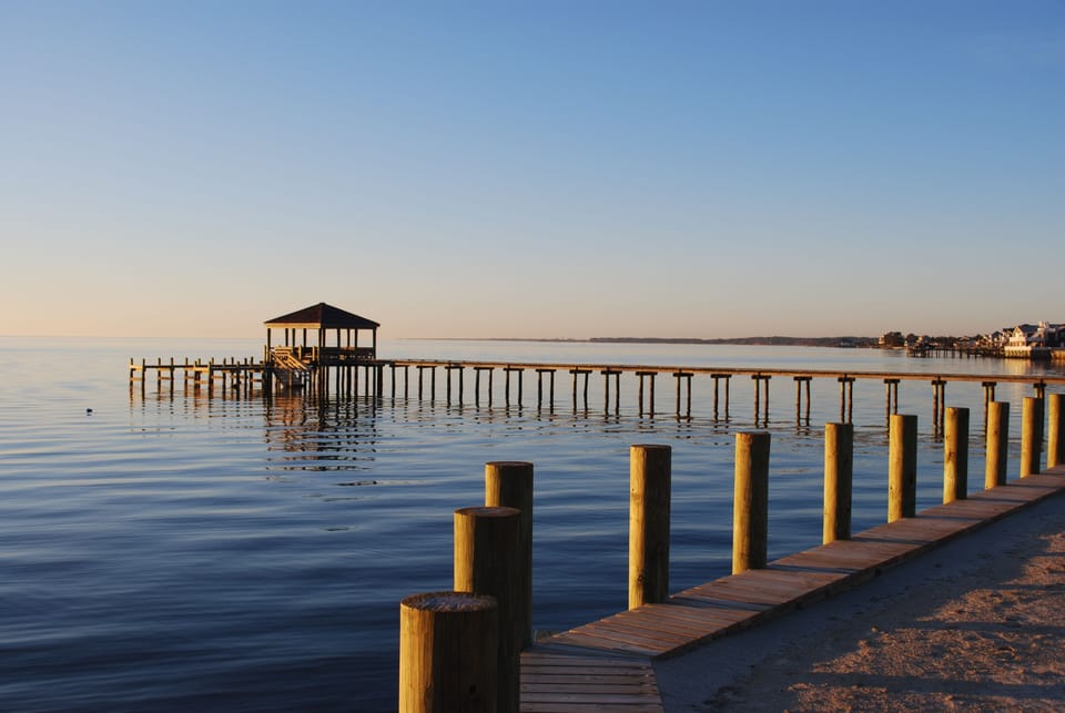 Pier/dock sunset spot, 1 minute walk from house