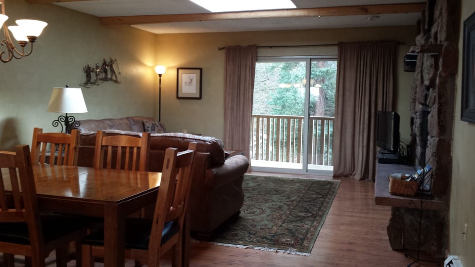 Living Room/Dining room