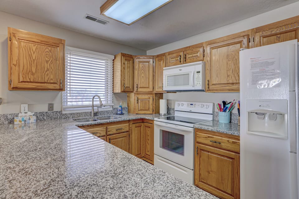 Full kitchen