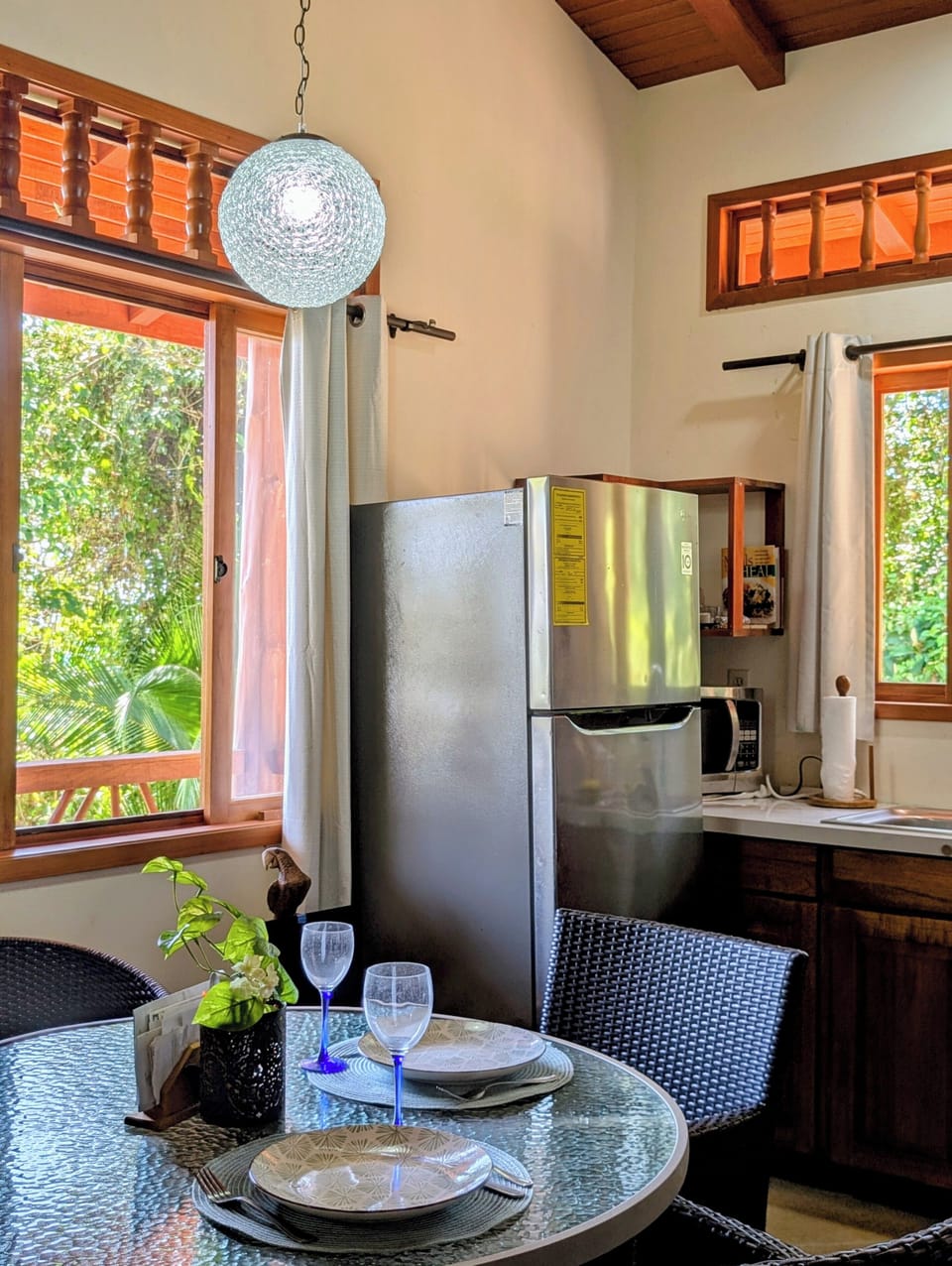 Dining Area with Table and 4chairs