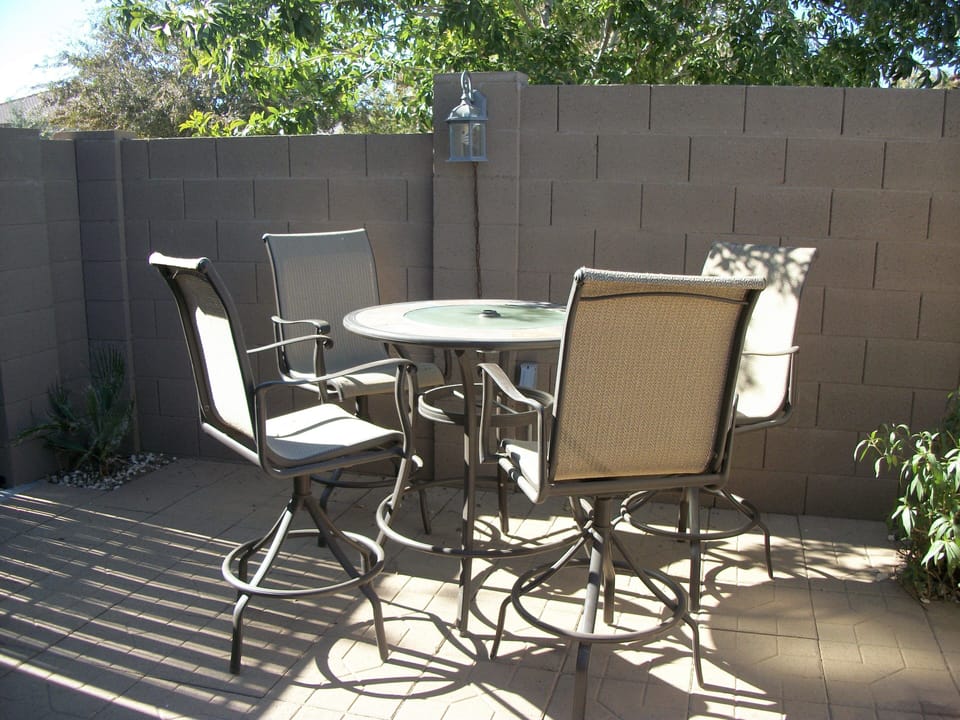 Pub Style dining - In the Arizona Sun!