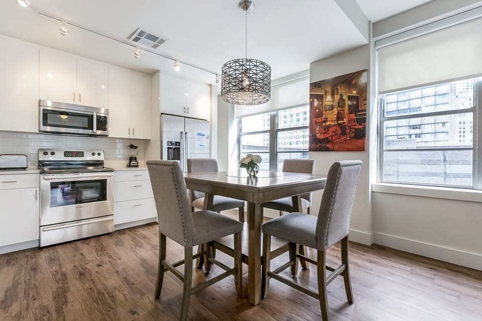 Kitchen/dining area