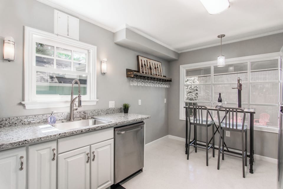 Kitchen w/ Eating Bar| Full-Sized Fridge w/ Freezer | Ice in Freezer | Built-in Microwave | Dishwasher | Locally Roasted Coffee "Table Top Coffee Roasters" Creamer & Sugar Provided