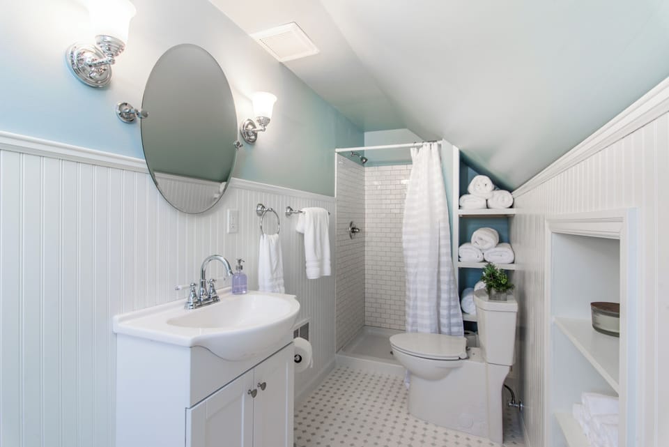 2nd-Full Bath on 2nd Floor | Tile Shower | Shampoo-Conditioner & Soap | Plush Towels | Hair Dryer | Bath Essentials | Adjacent to 3rd-Bedroom (Queen) 
