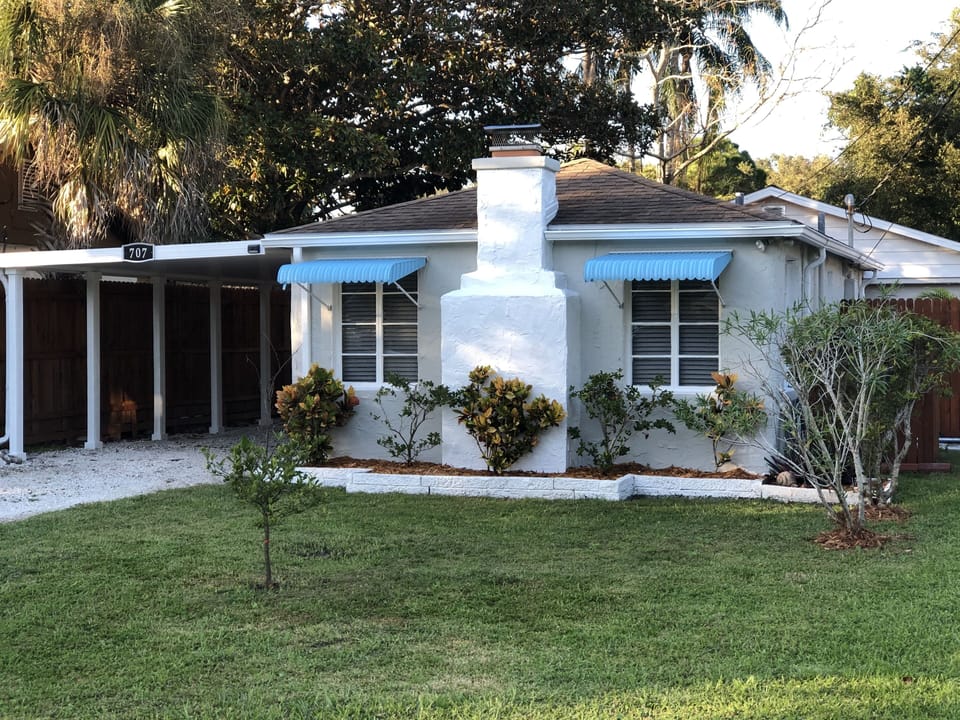 Adorable Florida Cottage