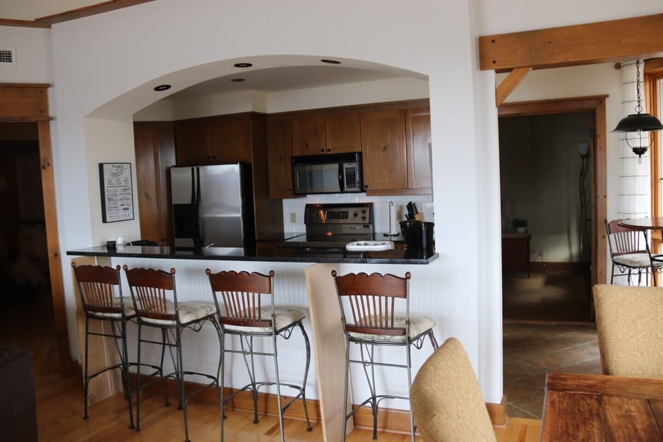 Open concept kitchen and breakfast area