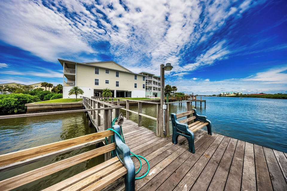 Wake up to paradise in Indian Shores! 