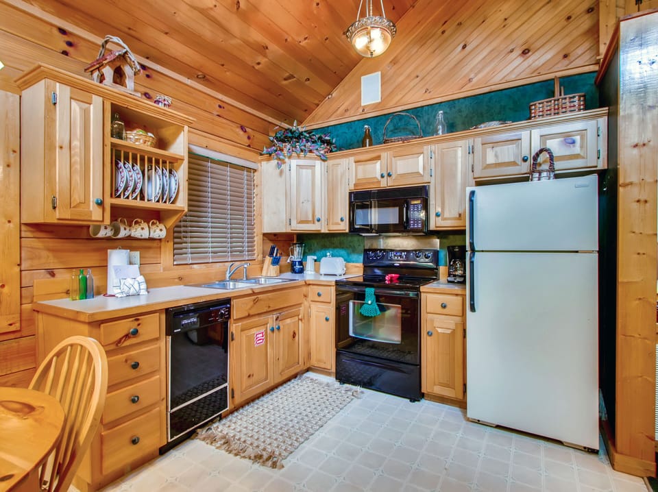 Rustic and charming fully-equipped kitchen.