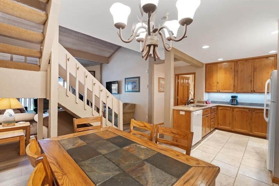 Bright, clean and fully equipped kitchen
