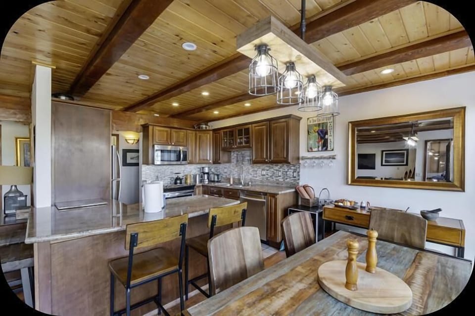 Easy serving to dining table from this open space