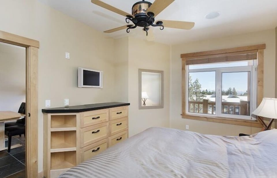 Great natural light and storage
