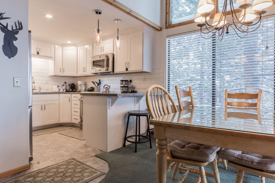Dining Room Table and Kitchen Bar