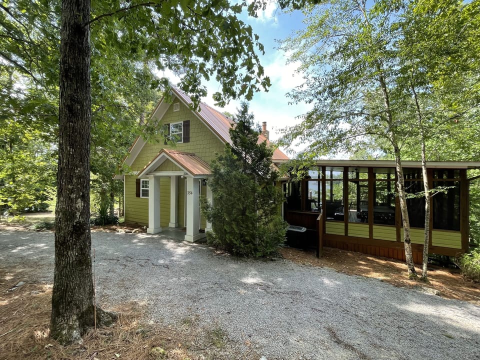 Welcome to the Cottage in the Cove!!