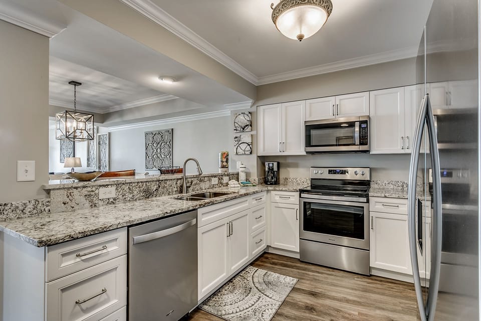 Full kitchen