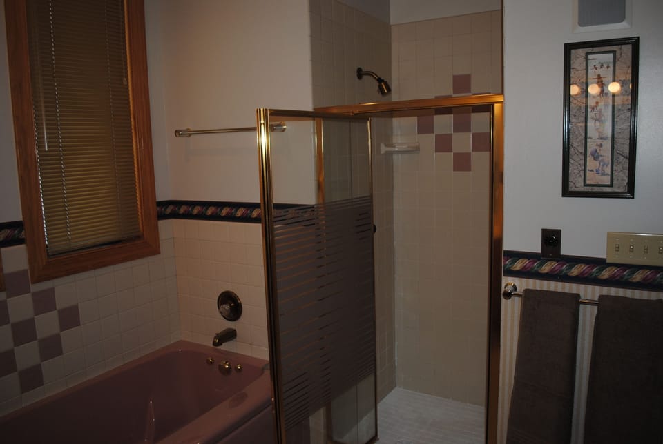 Admiral's Quarters shower.