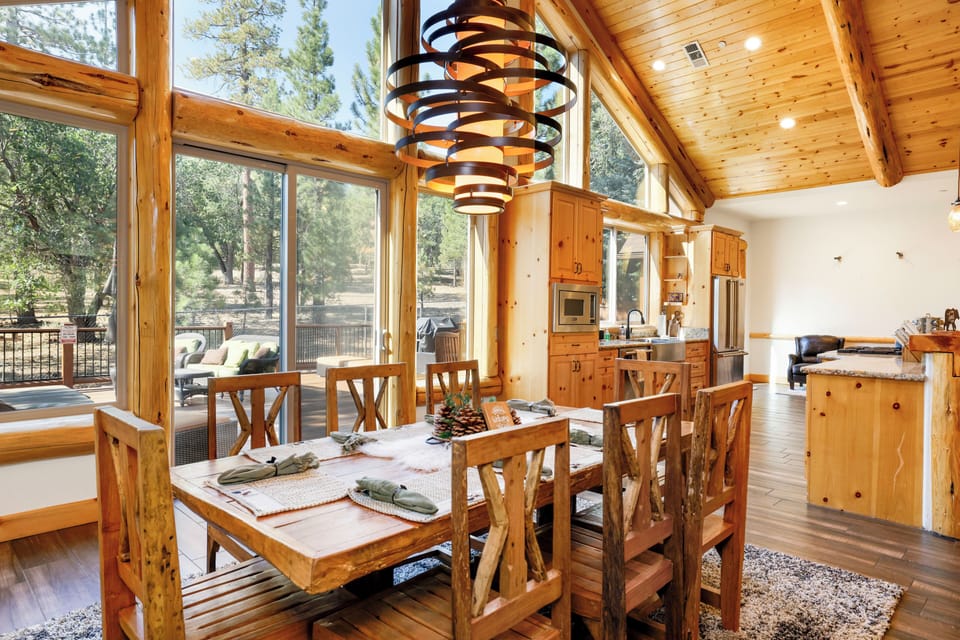 An inviting dining area designed for comfort and connection. The space feels open and airy, with a warm atmosphere that makes everyday meals and special gatherings equally enjoyable.