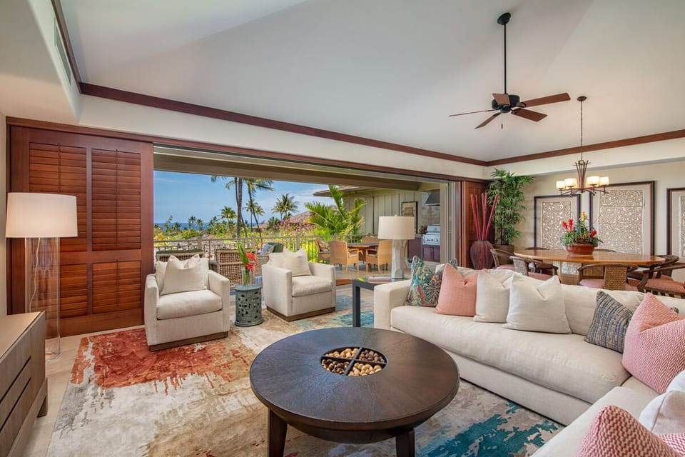 Glorious open floor plan- Indoor - Outdoor Living 