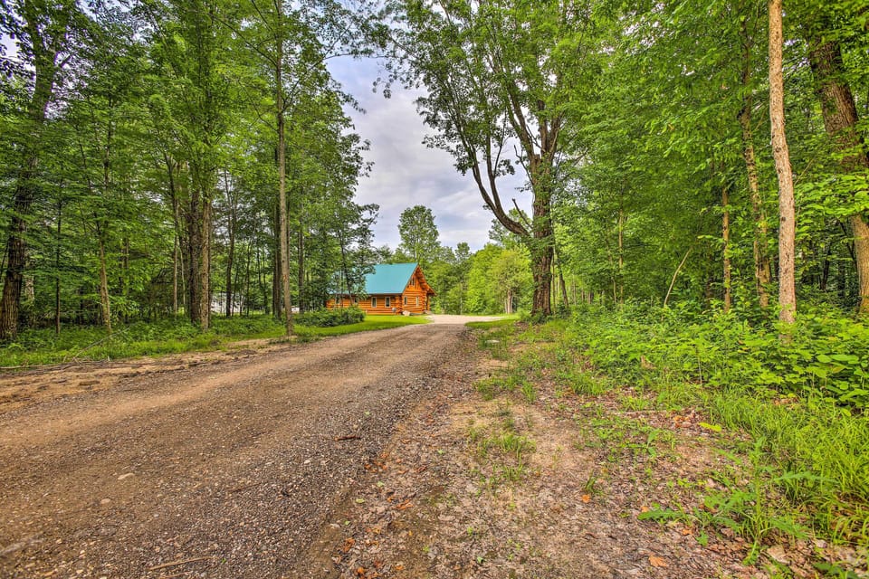 A 17-minute drive northeast will take you to Cadillac with 2 lakes!