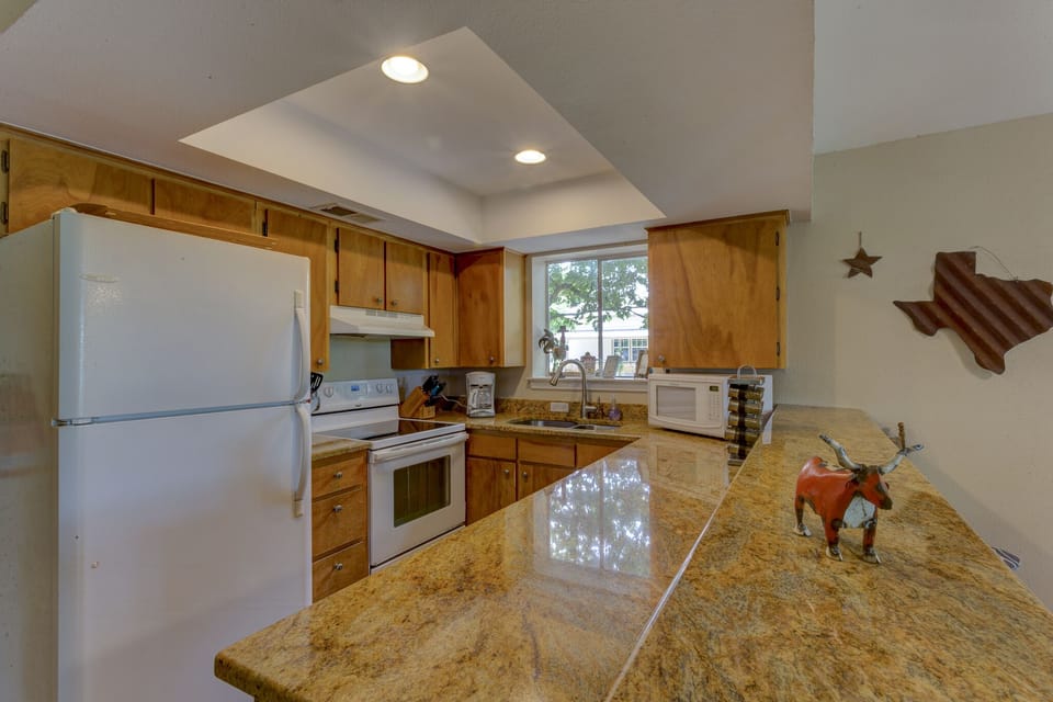 Kitchen is Fully Equipped and has Granite Countertops