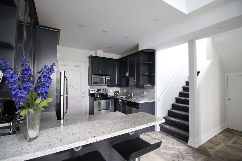 Entrance level - Kitchen