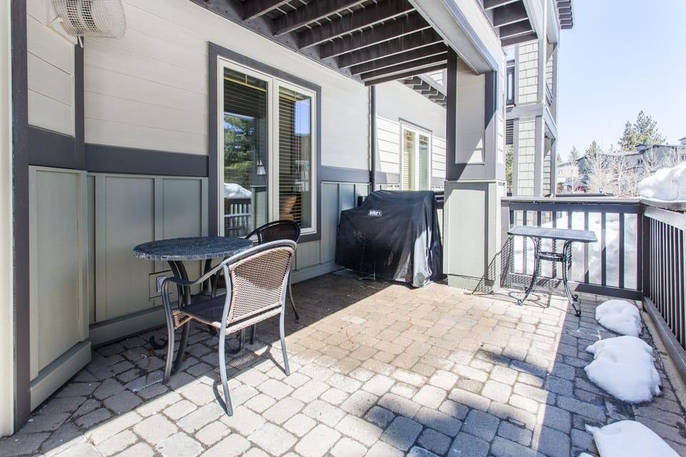 Deck with BBQ and Table + Chairs