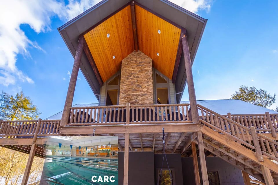 Cozy and Majestic cabin in the hemlocks with free CARC membership!