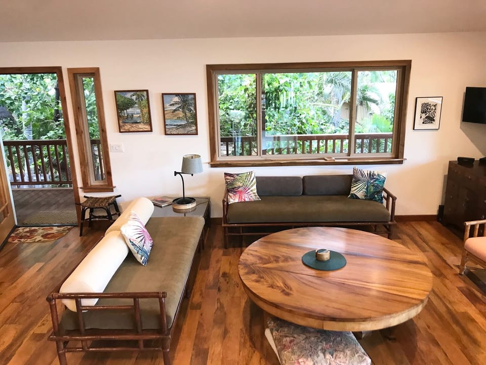 Living room with authentic island furniture