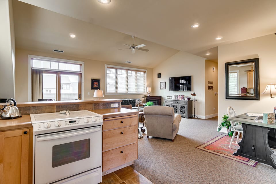 Large Open/Vaulted Living Area