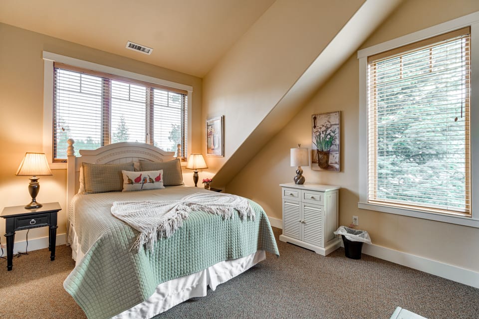 Second Bedroom with Queen