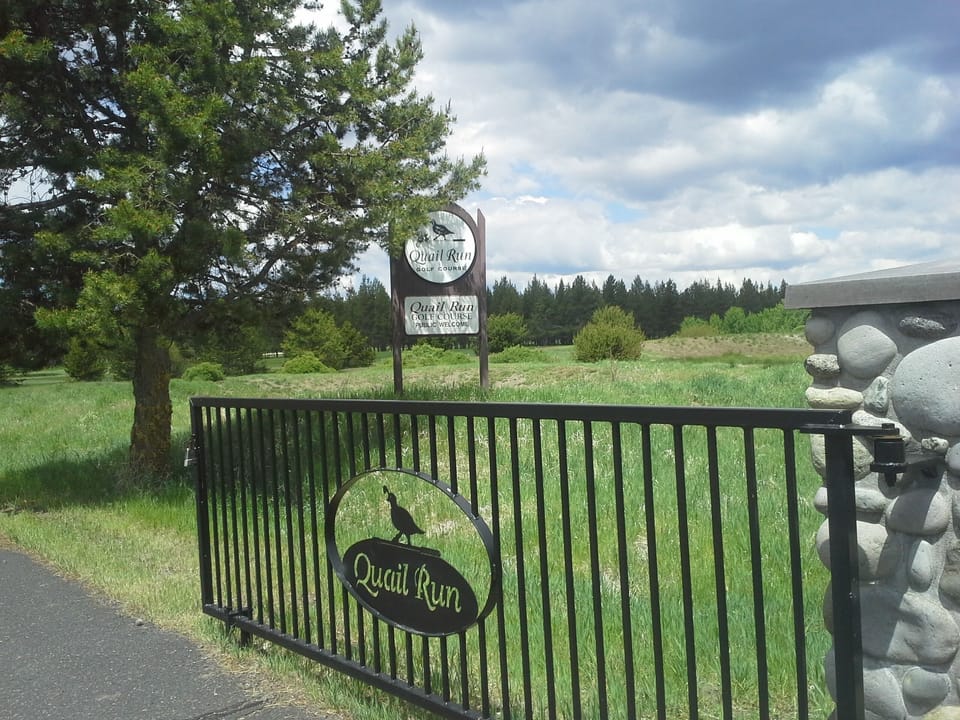 Quail Run- Public Golf Course (calling all golfers! a quick 5 minute drive)!!!