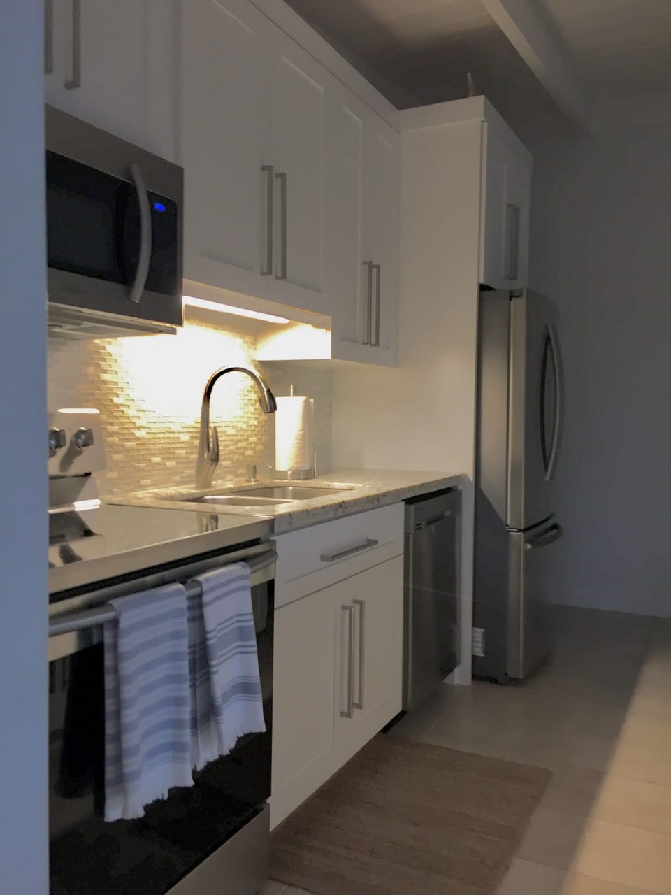 Kitchen completely stoked with all your culinary needs!