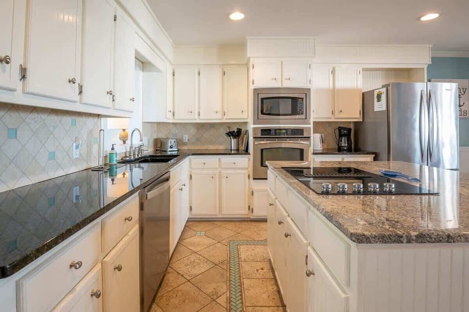 Kitchen with major appliances