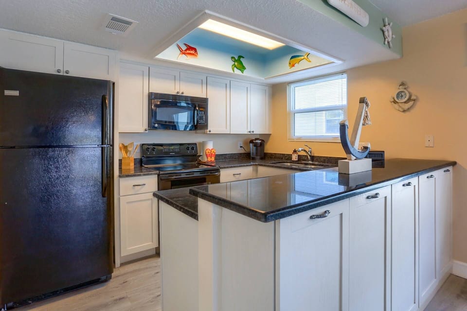 Fully Equipped Kitchen with All the Conveniences of Home!